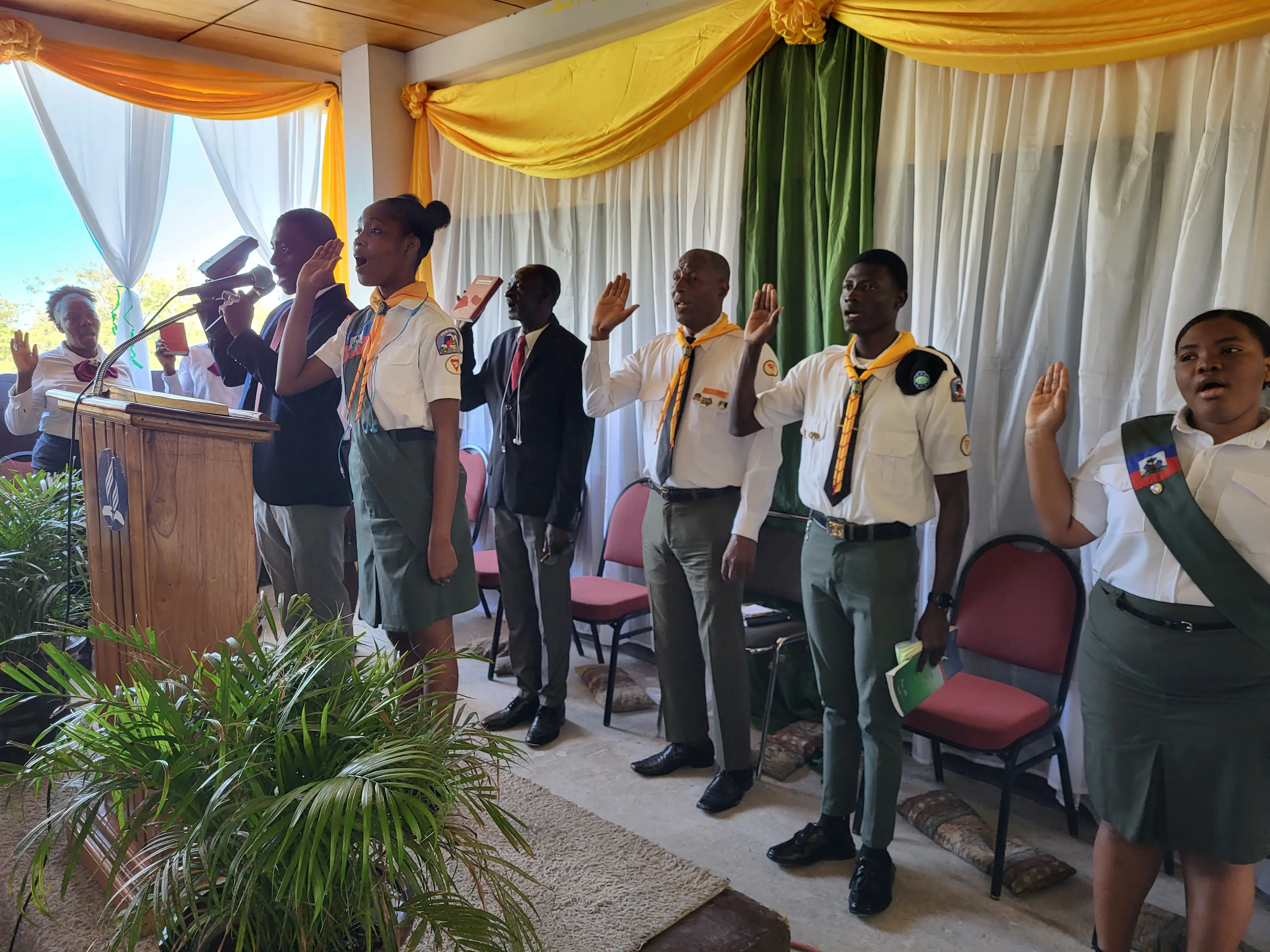 L'eglise durant la journee mondiale des eclaireurs